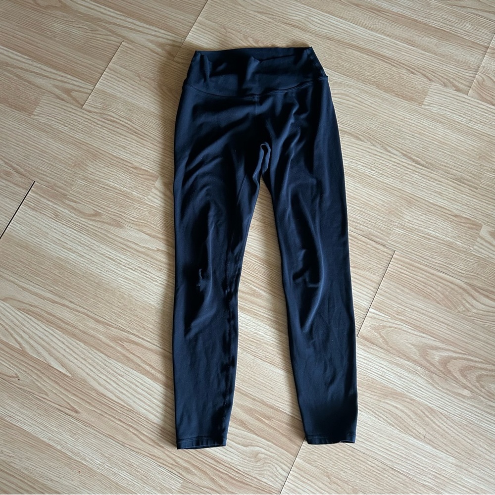 P’Tula Black Curve Athletic Leggings Medium
